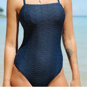 Cupshe One Piece Swimsuit Lace Up Back Resort Beach Stunning Blue Size Small NWT